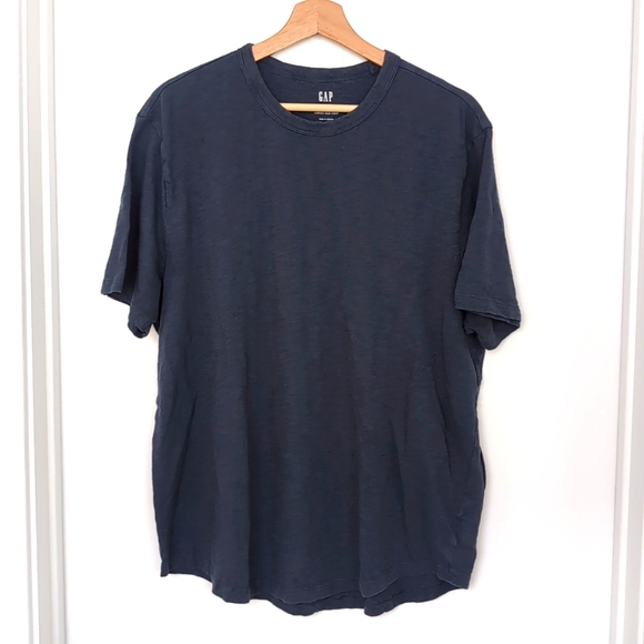 GAP Other - GAP mens Lived-in Slub Curved Hem Crew T-shirt